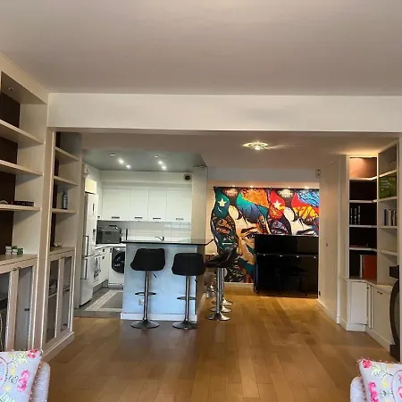 Apartment Riverside Elegance With Trocadero And Eiffel Tower Just Minutes Away