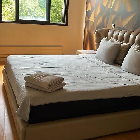 Apartment Riverside Elegance With Trocadero And Eiffel Tower Just Minutes Away *
